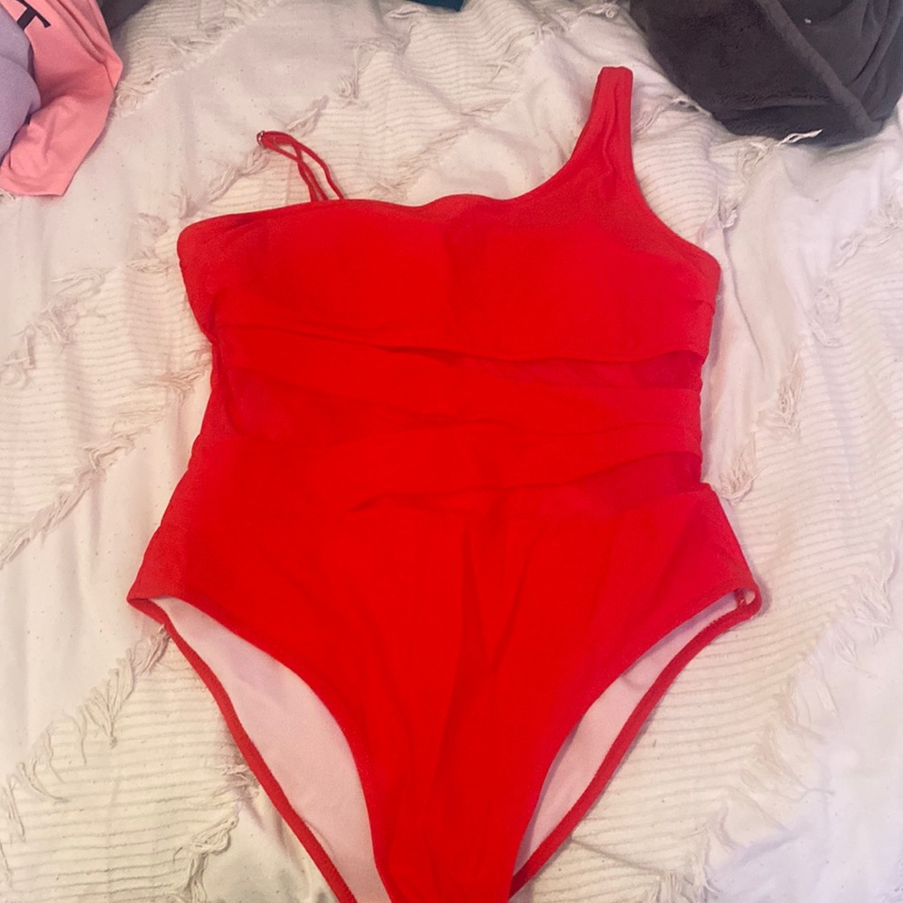 One piece swim suit